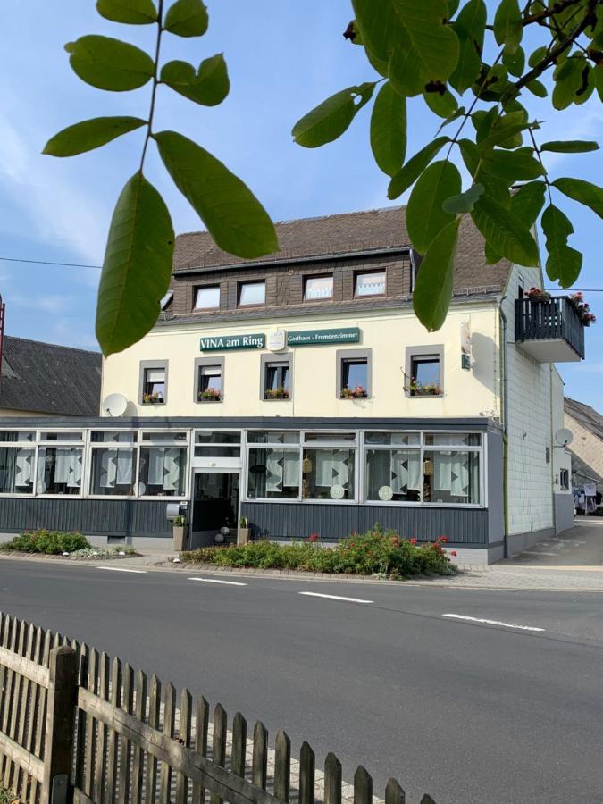 Vina Am Ring Bed & Breakfast Mannebach  Eksteriør bilde