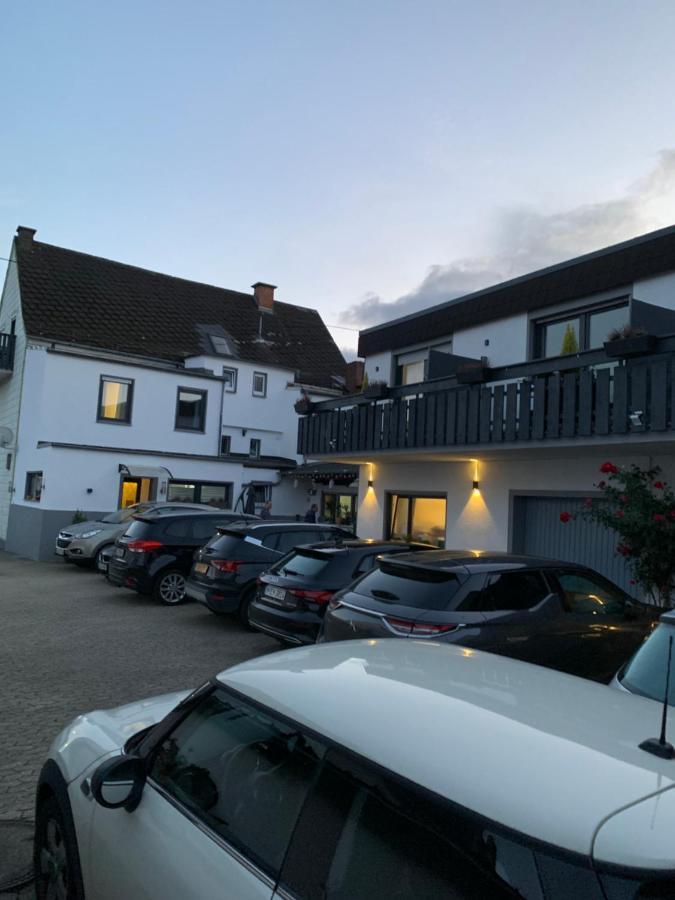 Vina Am Ring Bed & Breakfast Mannebach  Eksteriør bilde