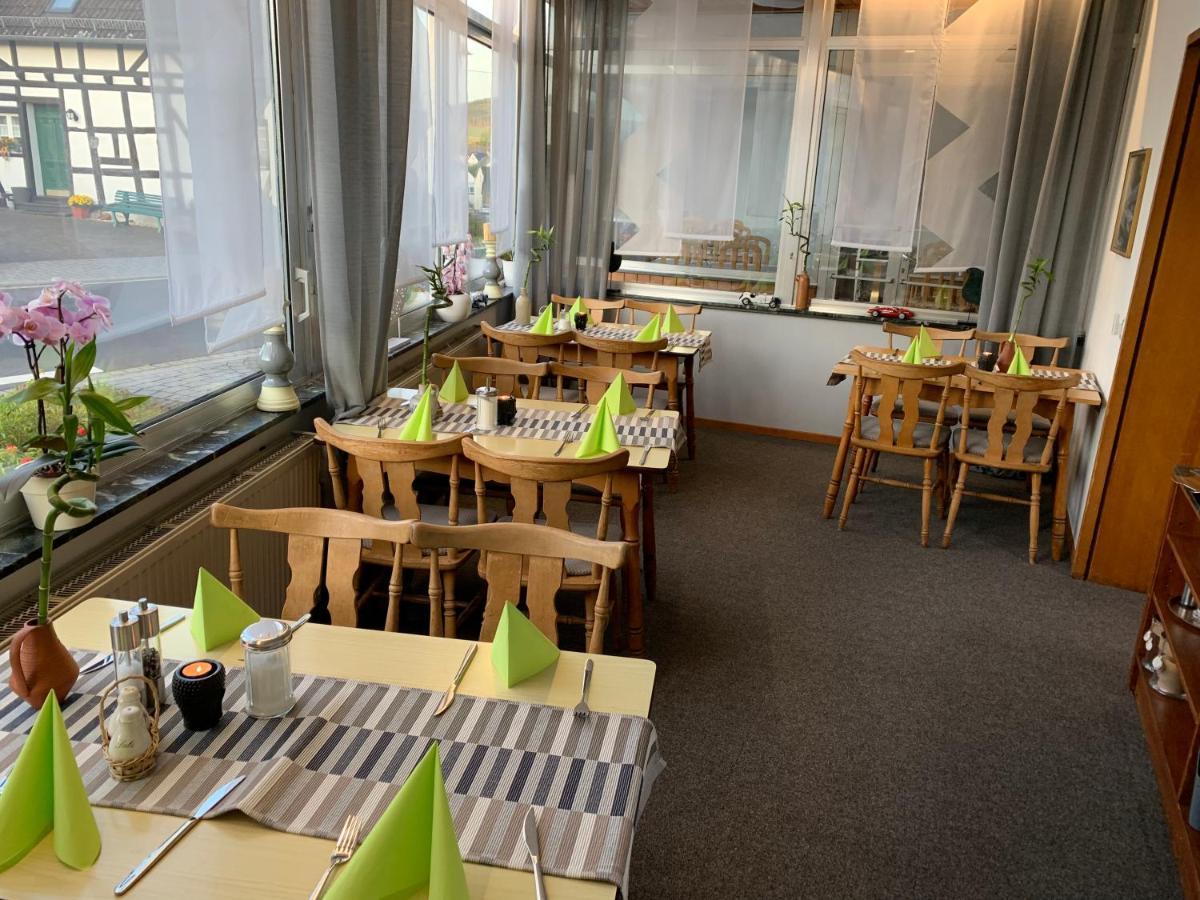 Vina Am Ring Bed & Breakfast Mannebach  Eksteriør bilde
