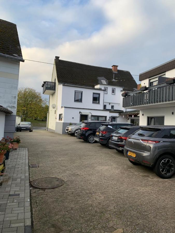 Vina Am Ring Bed & Breakfast Mannebach  Eksteriør bilde