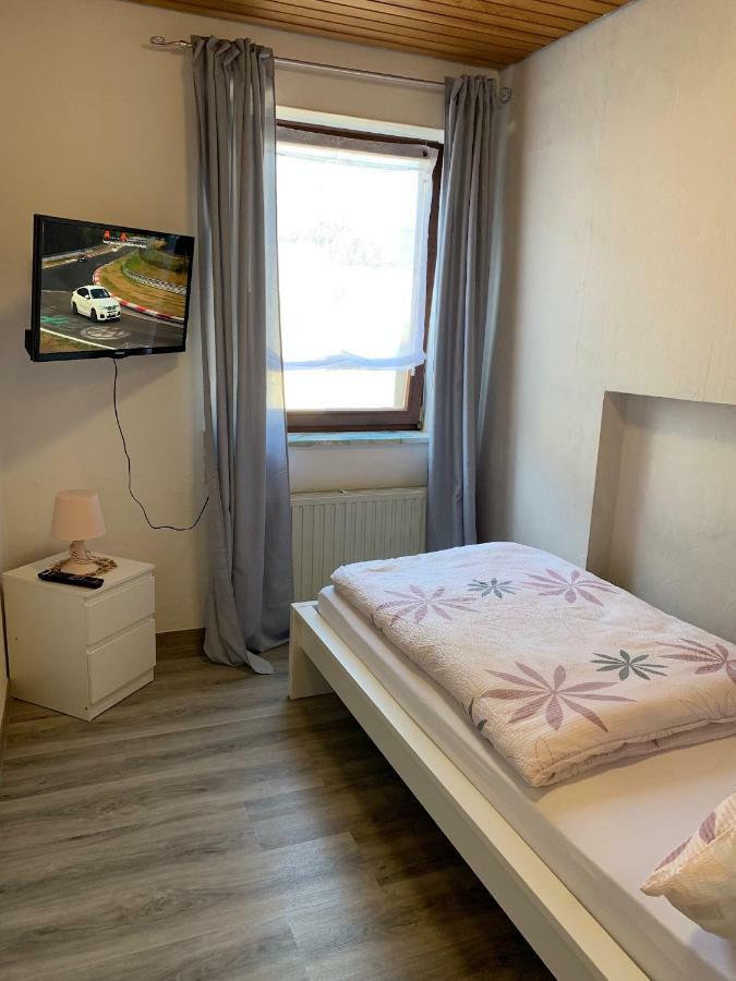 Vina Am Ring Bed & Breakfast Mannebach  Eksteriør bilde